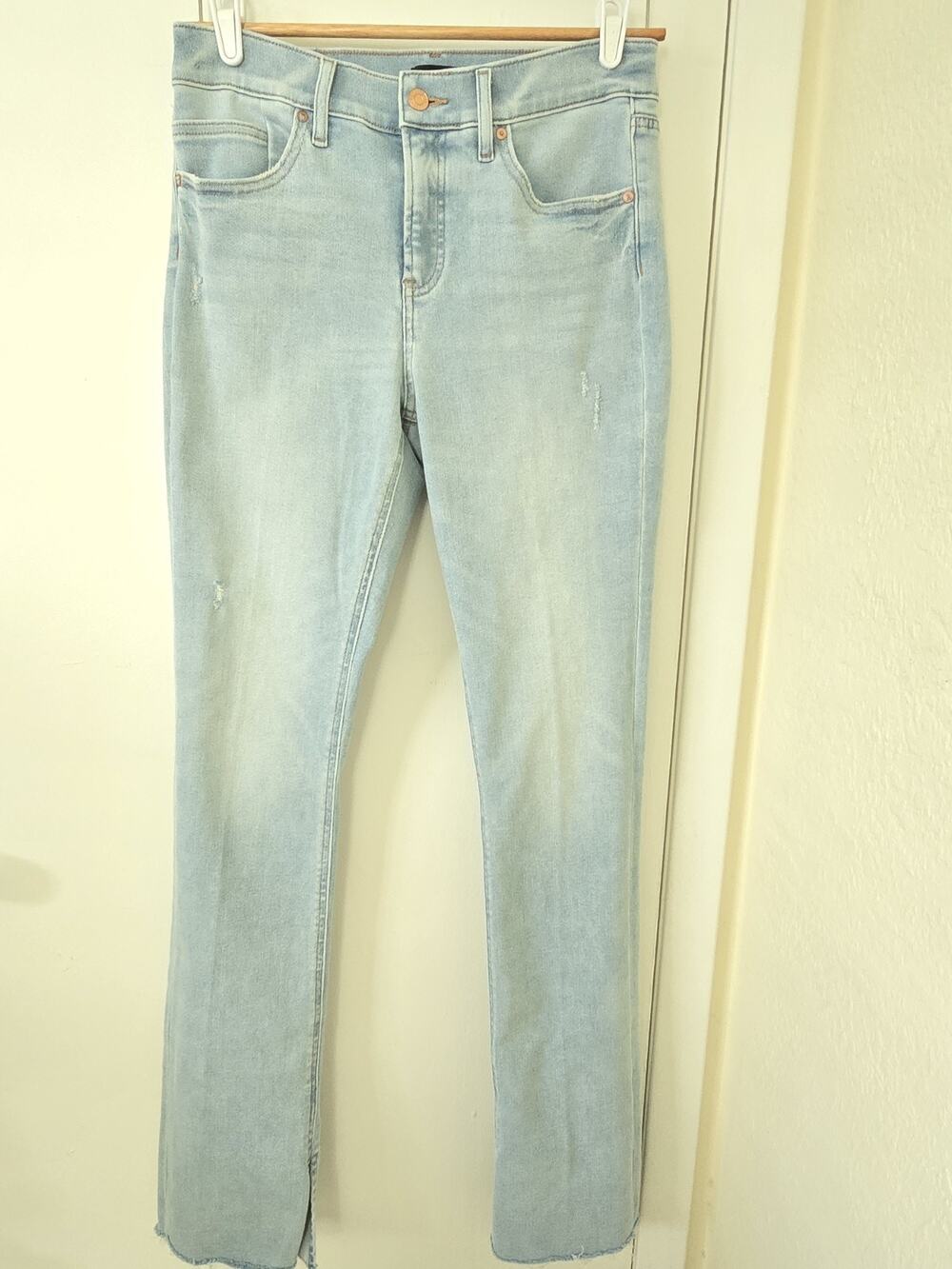 Express Women's Size 8L Long Stretch + Skyscraper Mid Rise Light Wash Jeans